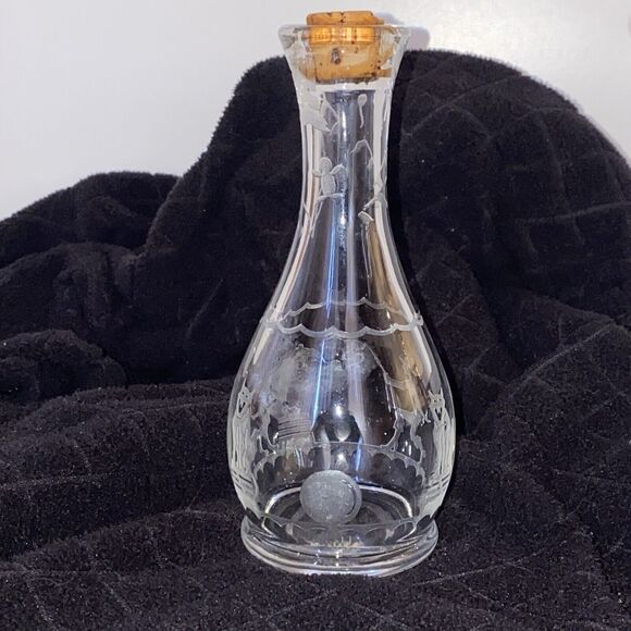 Vintage Heisey Glass Bitters Bottle with Circus Etch Lion Tamer 6" tall - Picture 10 of 16